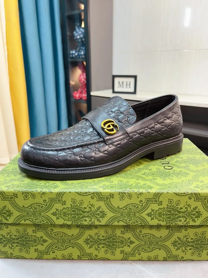 Men's shoes 💰500🌹🌹[GUCCI Gucci] A new style of formal men's leather shoes is coming ~ The original quality upper is made of Italian cowhide➕The leather is soft and delicate, comfortable and soft. The top layer of genuine leather, rubber wear-resistant outsole, the shoe shape is dignified and domineering, and the luxury charm is not concealed! The natural and free nouveau riche leads the trend. Code number: 38-44